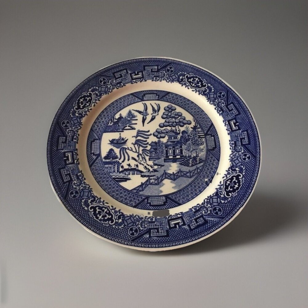 Homer Laughlin Blue Willow USA Flow Blue Dinner Plate Vintage Oriental C58N8 Vtg